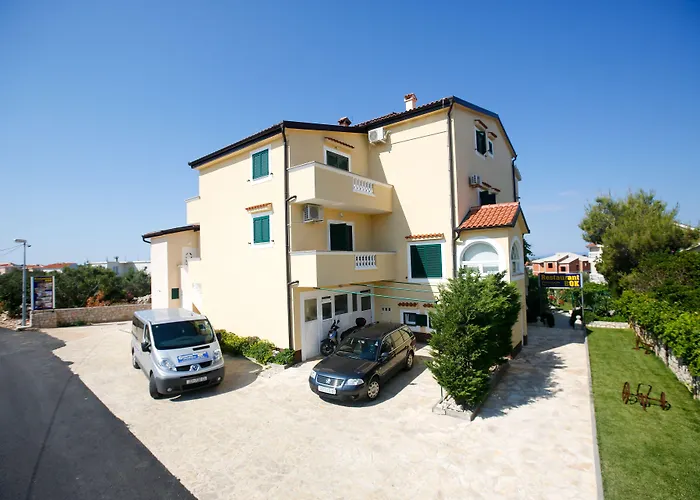 Pansion Villa Bok