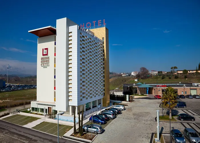 Breaking Business Hotel