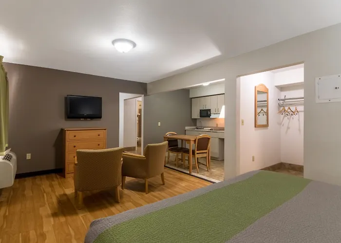 Blue Bonnet Suites -Lubbock, Tx - Medical Center