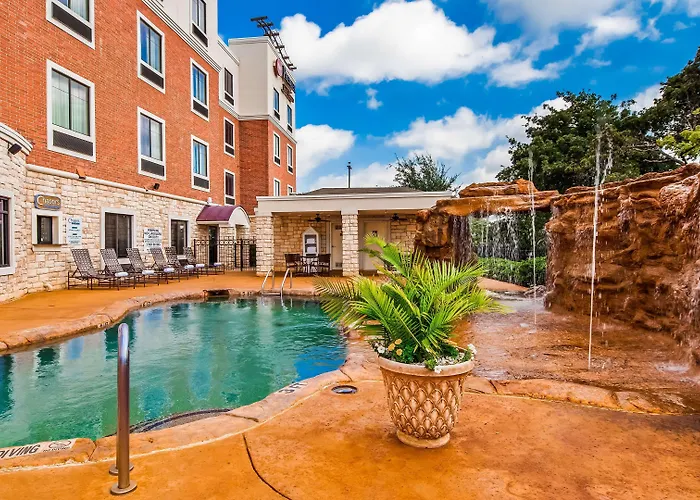 Best Western Premier Crown Chase Inn & Suites