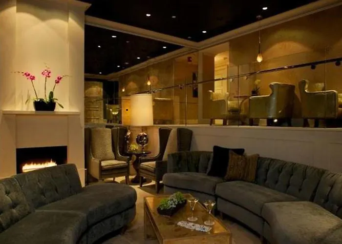 Hotel Veritas