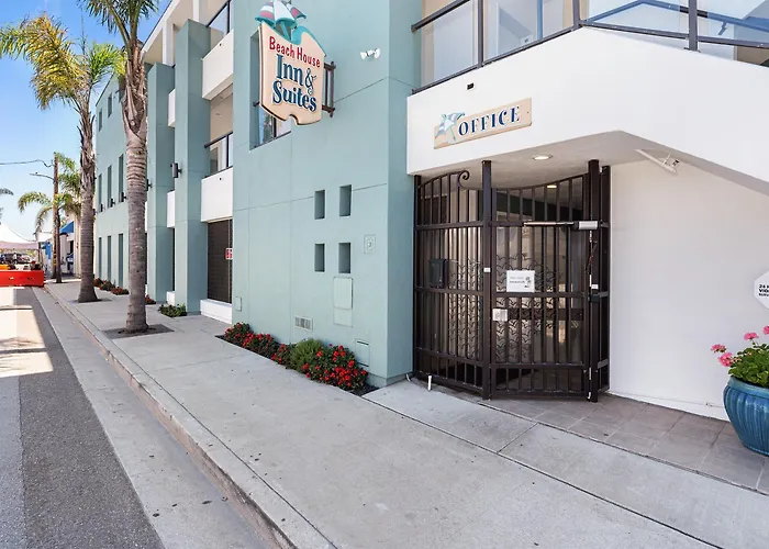 Beach House Inn & Suites