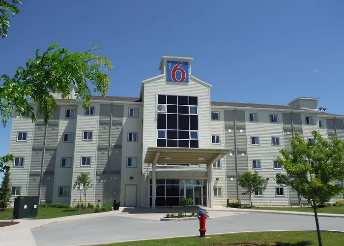 Motel 6-Kingston, On