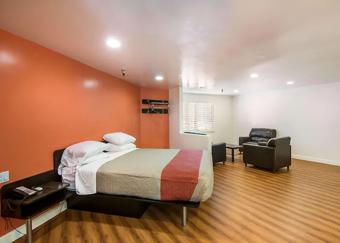 Motel 6 Monterey Park