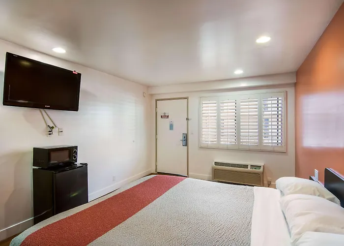 Motel 6 Monterey Park
