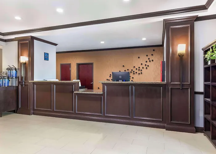 Best Western Carthage Inn & Suites