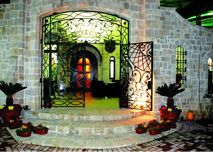 Dinasty Hotel