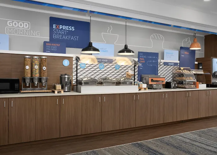 Holiday Inn Express & Suites Alexandria - Fort Belvoir By Ihg