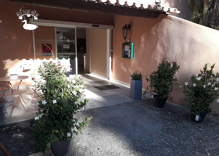 Le Mas Du Colombier Cadenet
