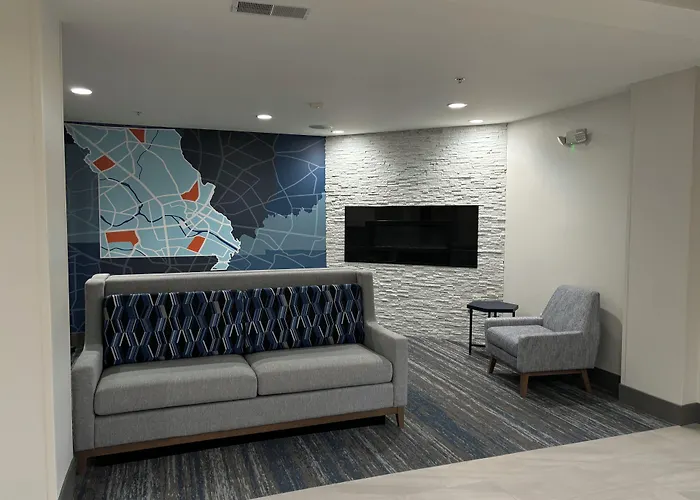 Holiday Inn Express Hotel And Suites Saint Robert By Ihg