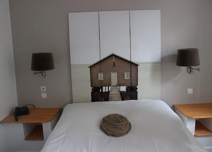 A La Maison Rouge Hotel & Restaurant