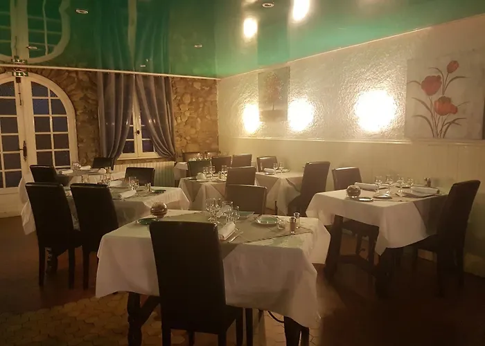 Logis Hotel Restaurant Les Charmettes