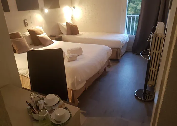 Logis Hotel Restaurant Les Charmettes