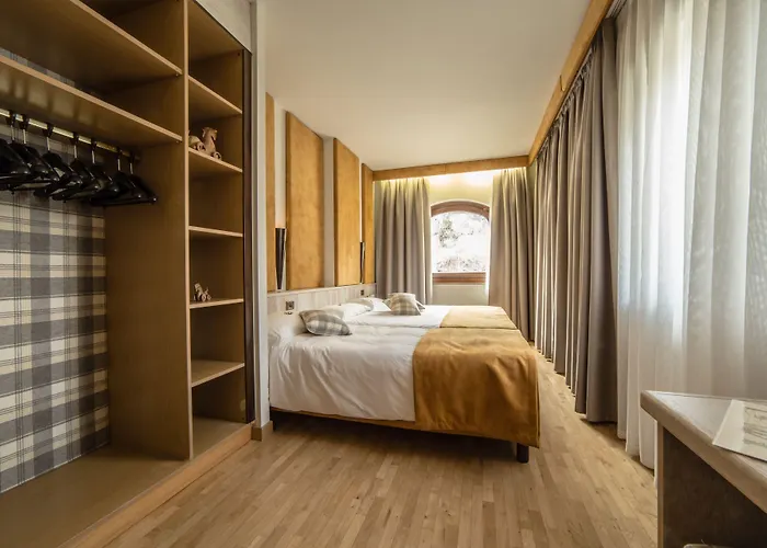 Hotel Comtes De Challant Albergo Etico Valle D'Aosta