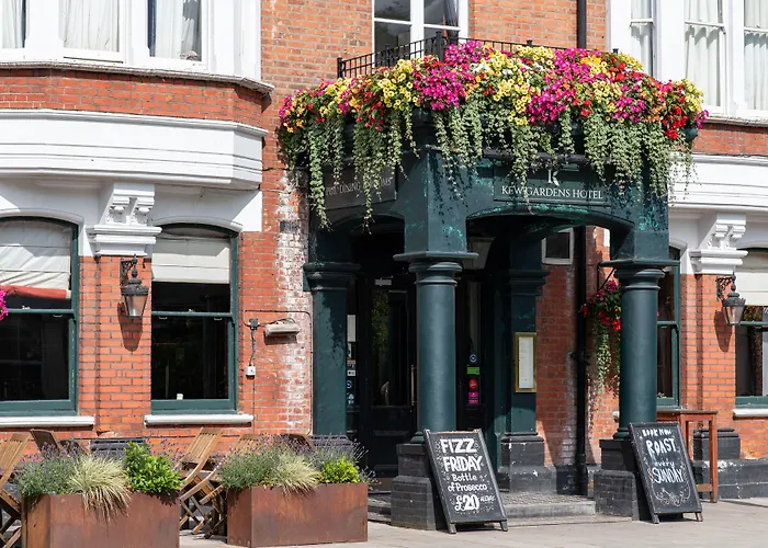 Kew Gardens Hotel
