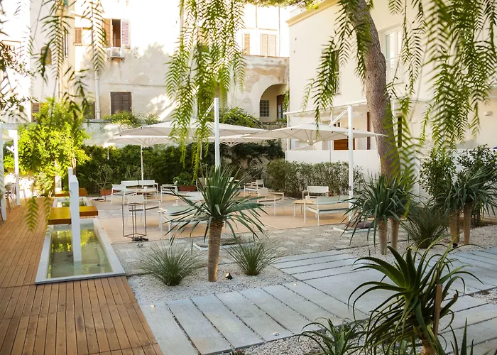 Aegusa Hotel