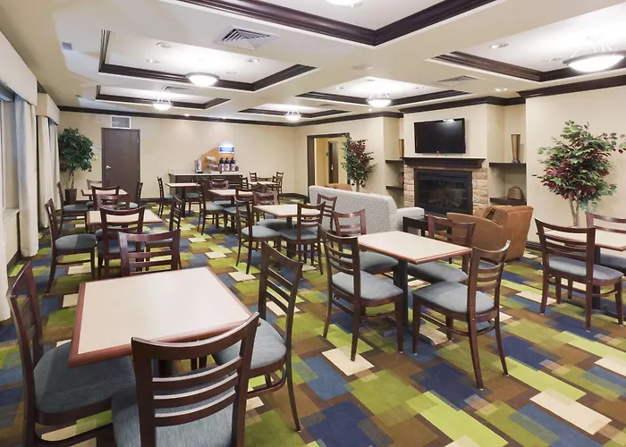 Holiday Inn Express & Suites - Omaha I - 80 By Ihg