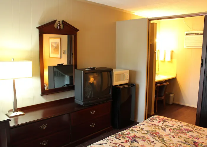 Colonial Inn Franklin
