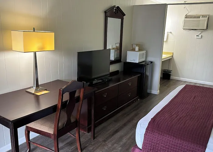Colonial Inn Franklin