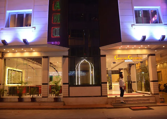 Hotel Grand Godwin Near New Delhi Railway Station- Free Airport Pick-Up