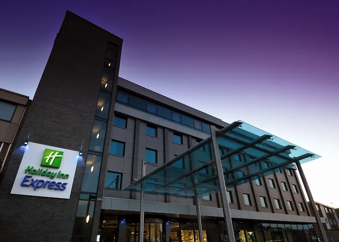 Holiday Inn Express London Heathrow T5 By Ihg