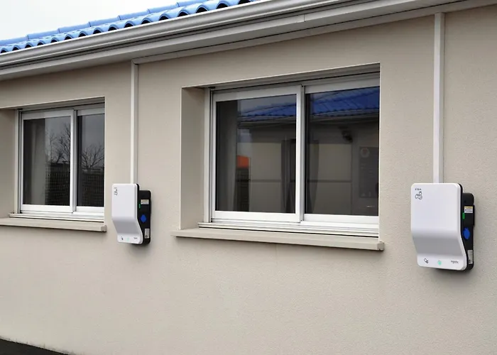 Brit Hotel Confort Azur Cholet Nord