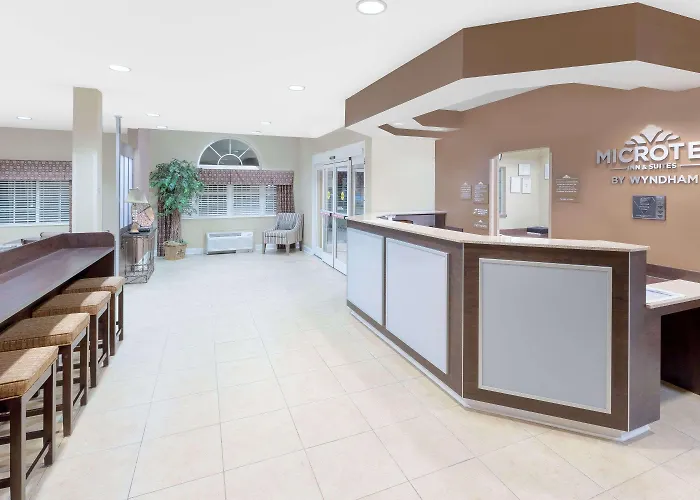 Microtel Inn & Suites By Wyndham Ozark