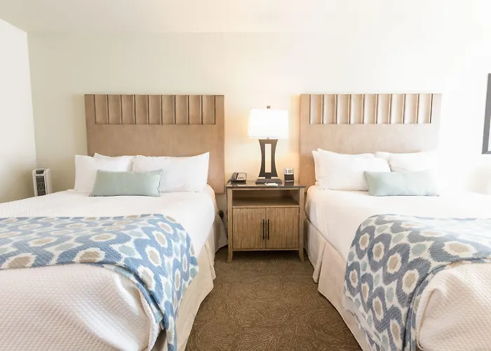 Cambria Landing Inn And Suites