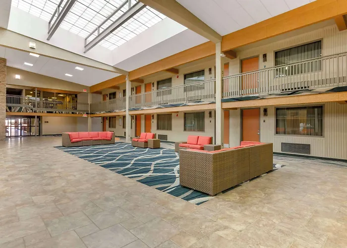 Best Western Plus Raton Hotel