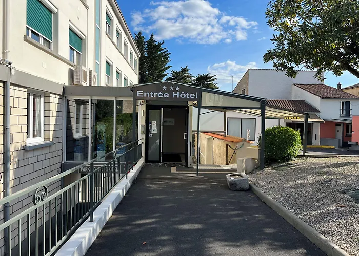 Brit Hôtel du Parc Niort Centre-Parking gratuit