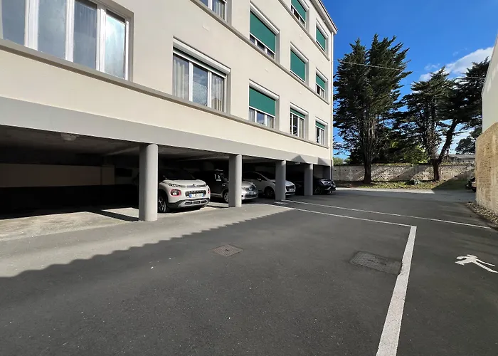 Brit Hotel Du Parc Niort Centre-Parking Gratuit