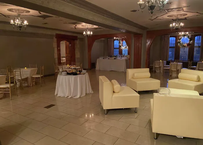 The Tudor Arms Hotel Cleveland - A Doubletree By Hilton