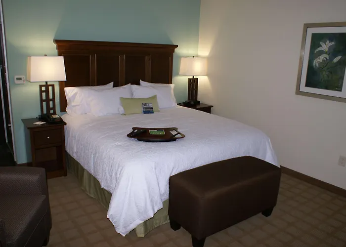 Hampton Inn & Suites Center