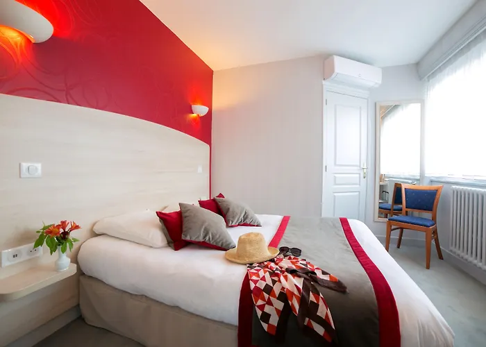 Logis Hôtel Auberge de la Rose Doué-la-Fontaine