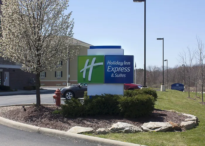 Holiday Inn Express & Suites Youngstown West I 80, An Ihg Hotel