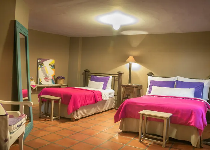 Azul Colonial