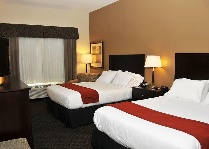 Holiday Inn Express & Suites Clinton By Ihg