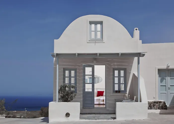 Oia Suites