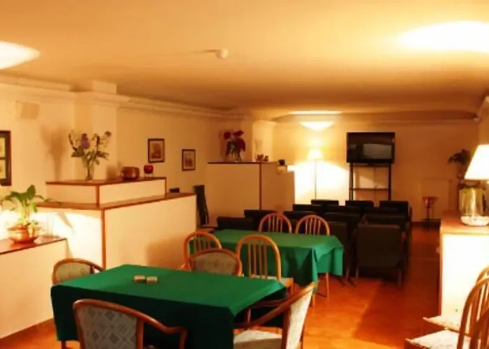 Hotel Iris Crillon
