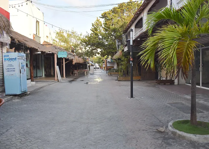 Plaza Almendros Hotel Isla Mujeres