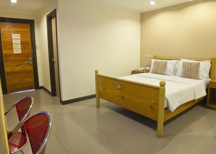 Nichols Airport Hotel