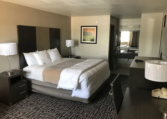 Days Inn By Wyndham Grove