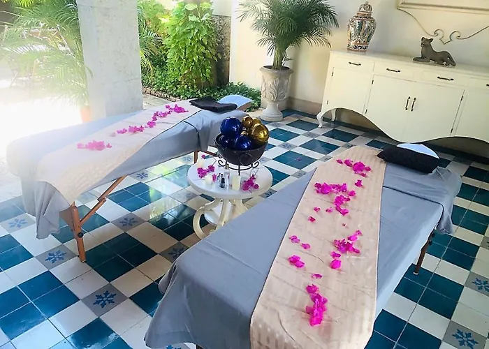 Casa Lecanda Boutique Hotel