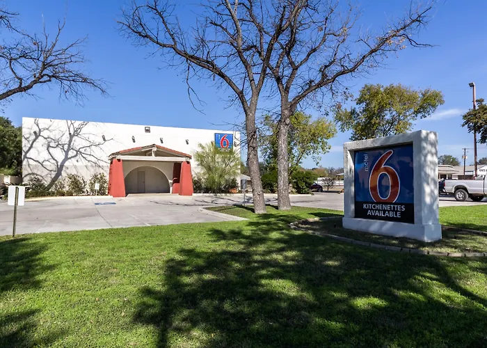 Motel 6-Uvalde, Tx