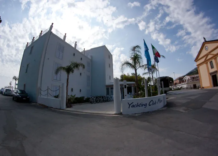 Yachting Club Mare