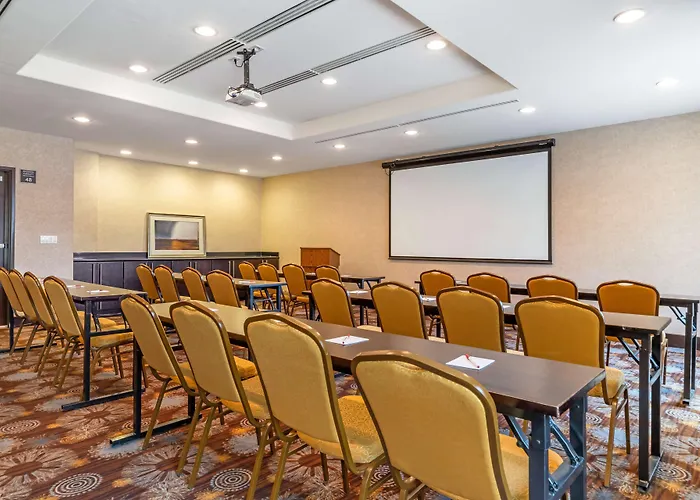 Best Western Plus Lytle Inn And Suites