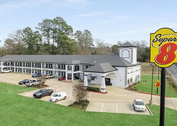 Super 8 By Wyndham Mansfield La Hotel