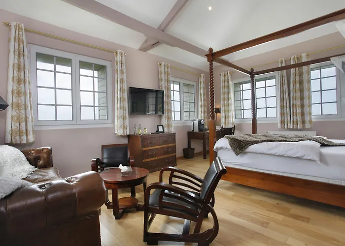 The Originals Hotel Le Cise Restaurant Chambres Et Suites