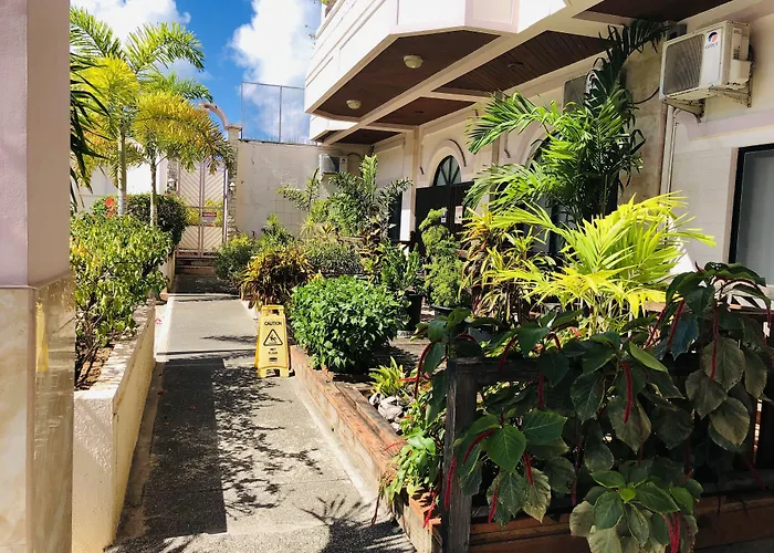 Holiday Saipan Hotel