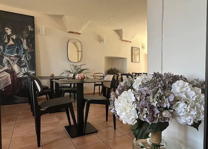Hotel Posta Vecchia